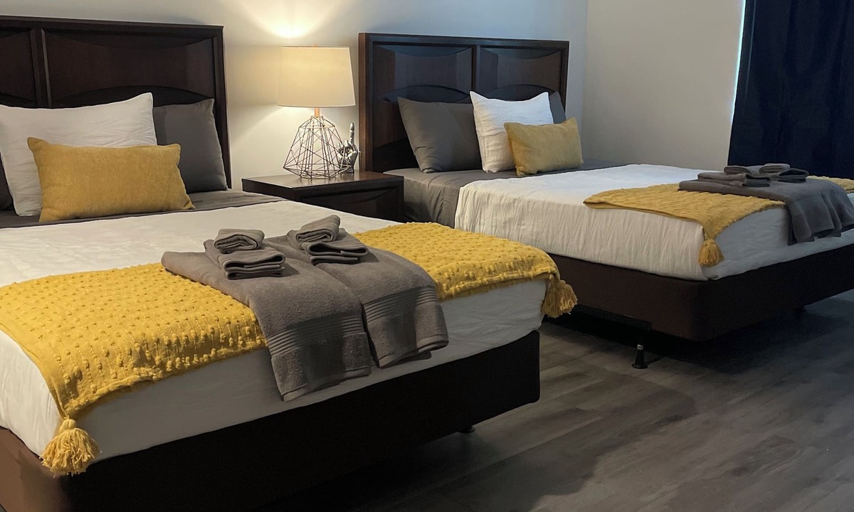 Lawndale Condo | 15 minutes to LAX, SoFi, The Forum and Beaches!