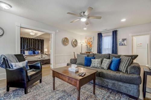 Manitou Springs House | 1BR Quiet Neighborhood & Nearby Parks