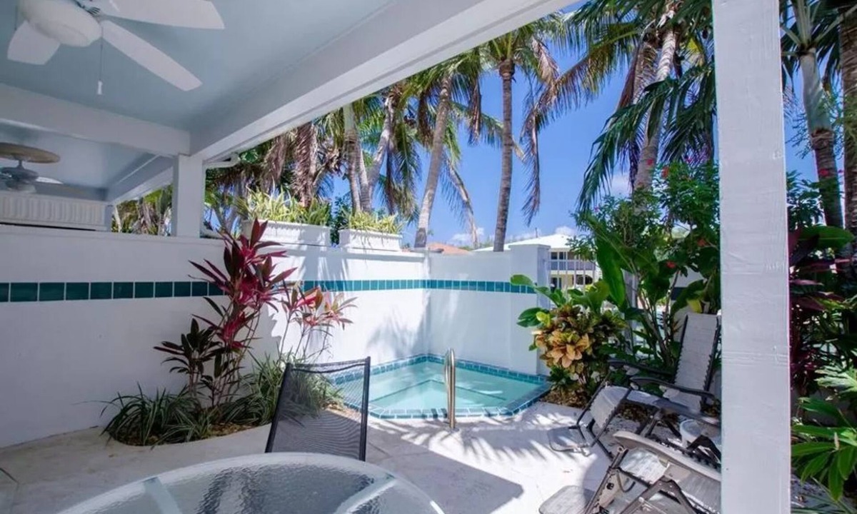 Marathon Villa | 2 Bed, 2 Bath Villa in Duck Key - sleeps max 6