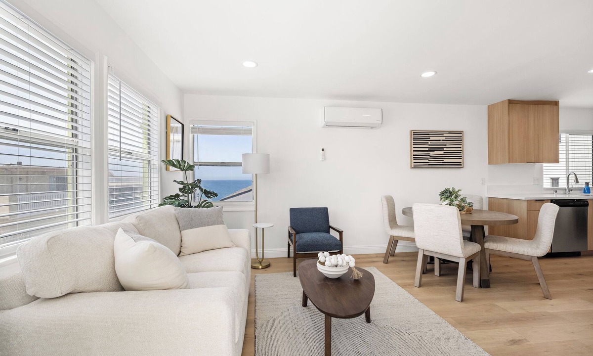 The Strand Condo | 2 Bedroom 1 Block From the Sand Manhattan Beach