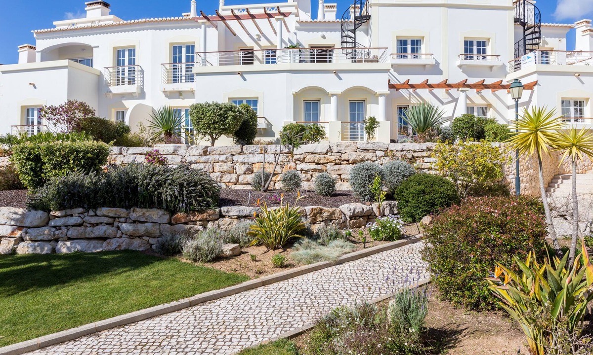Budens House | 2 bedroom townhouse #45 Quinta da Encosta Velha