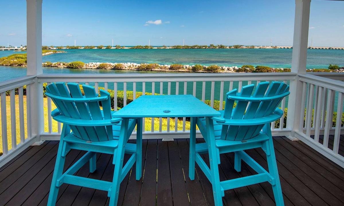 Duck Key Villa | 2BR Villa in Duck Key | Dolphin Encounters + Pools