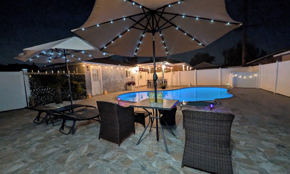 Downey House | 3 Bed 2 Bath, Happy Space the private entire home