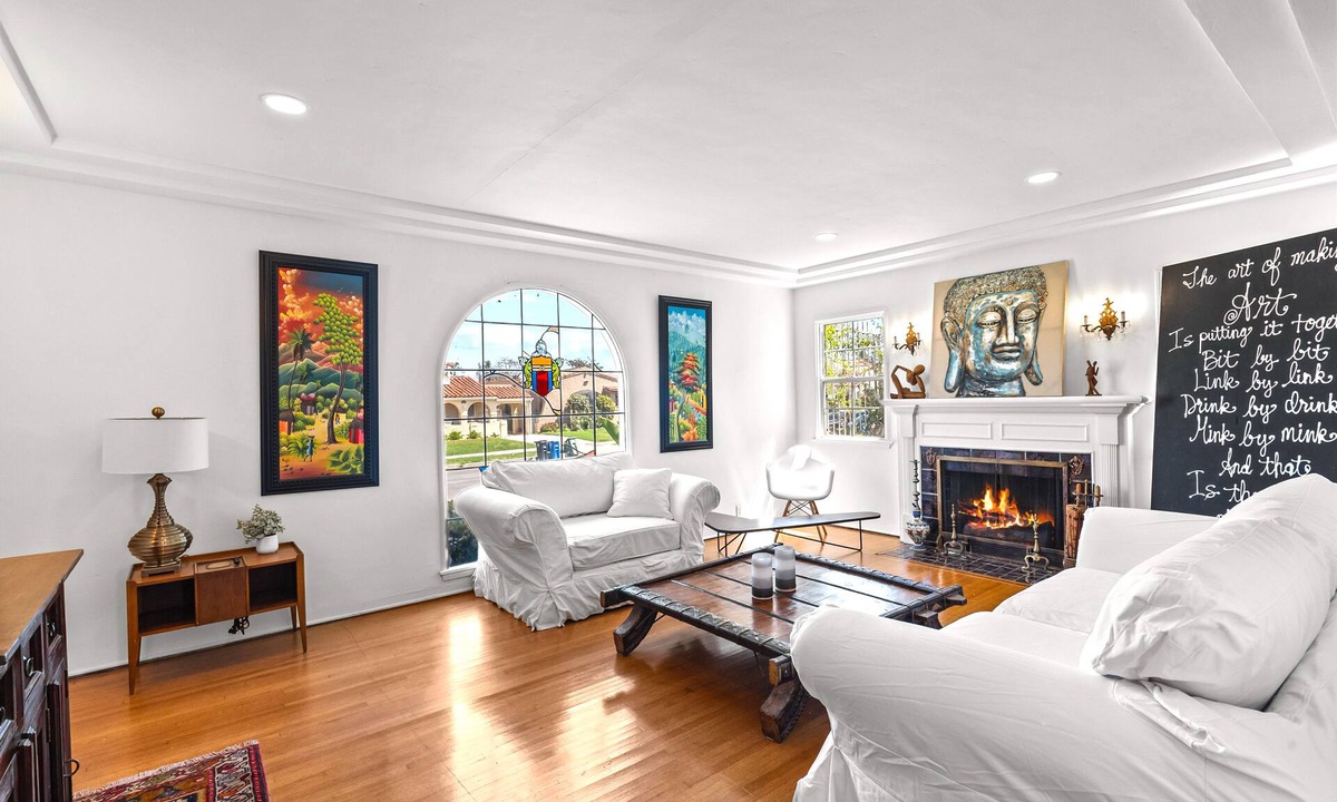 Los Angeles House | 3 bed 3 full bath 5 min to SOFI: BBQ, Backyard Dining, Free Easy Parking