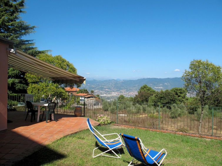 Montemarcello Villa | 3 bedroom Villa, sleeps 6 in Monte Marcello with WiFi