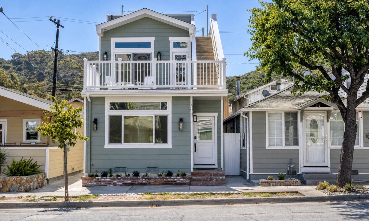 Avalon House | 304S - Stunning New Home on the flats