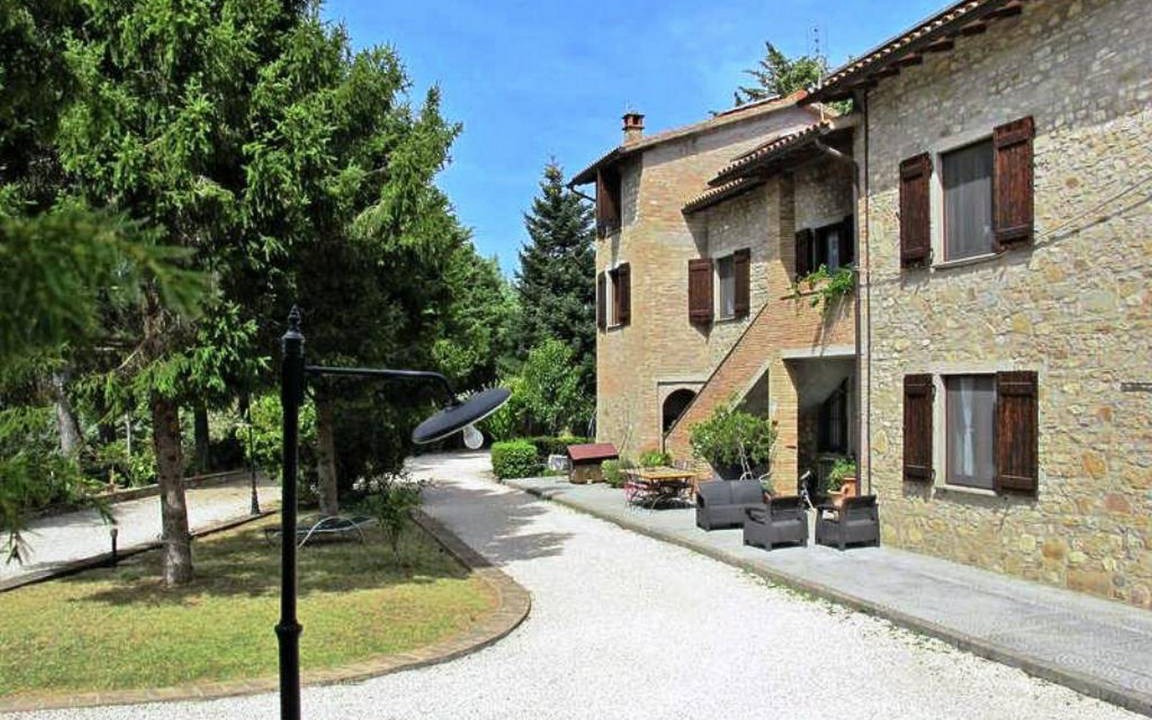 Ramazzano Villa | 380 m² Villa ∙ 7 bedrooms ∙ 26 guests