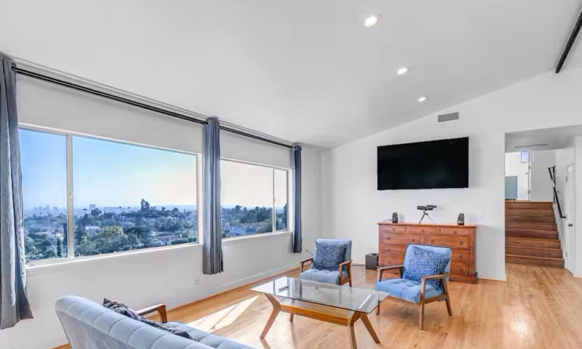 Los Feliz House | 3BD 2BA House Breathtaking Views in Los Feliz Hills