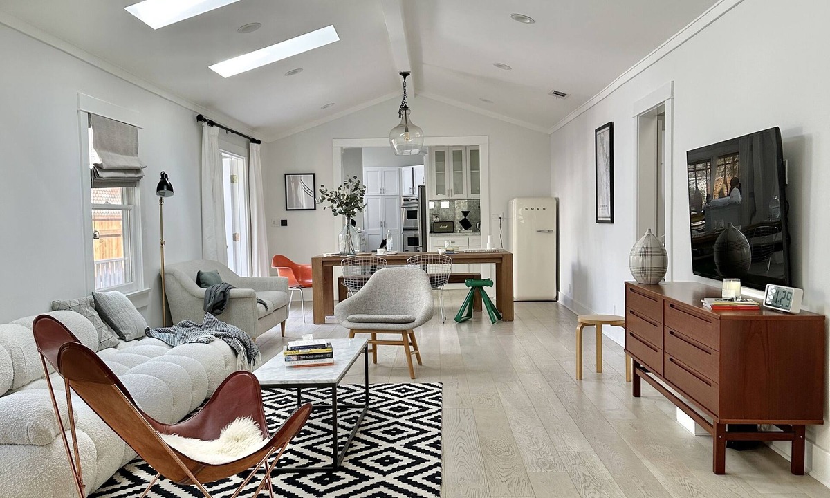 West Los Angeles House | 4/3 West LA Modern Bungalow Home