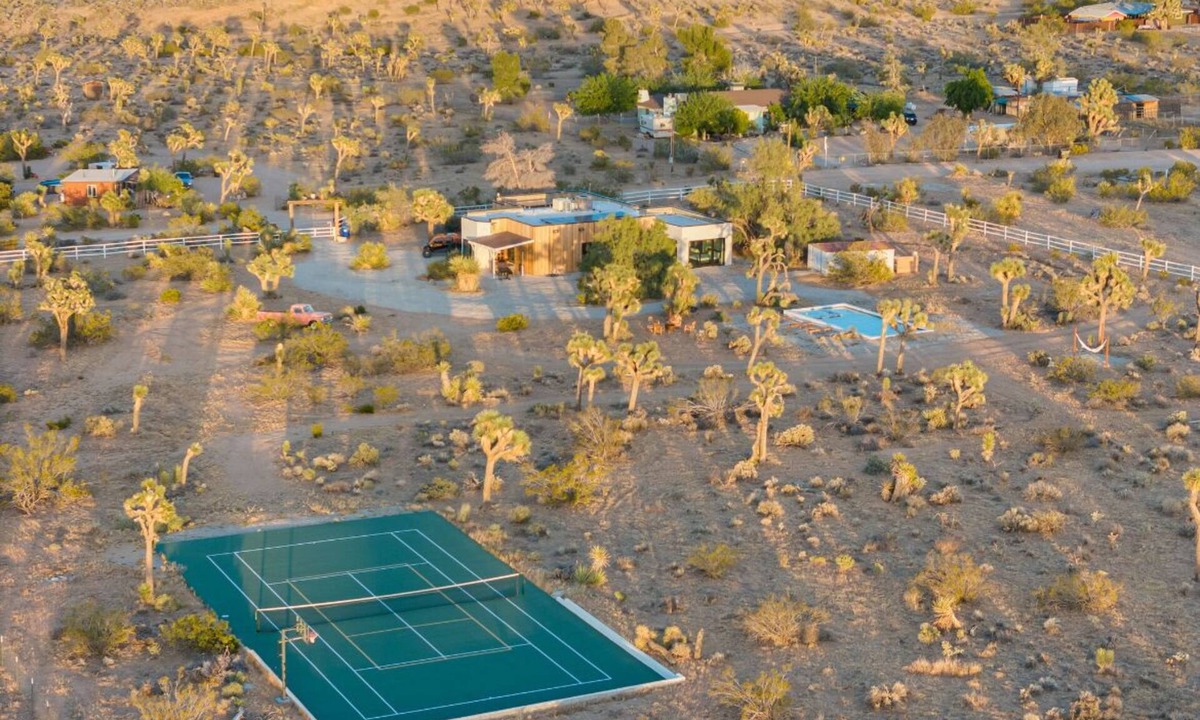 Yucca Valley Villa | 4-Bedroom Desert Oasis With Pool & Tennis Court