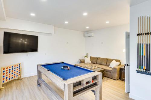 View Park-Windsor Hills House | 4 Mi to SoFi Stadium: Pet-Friendly LA Area Home