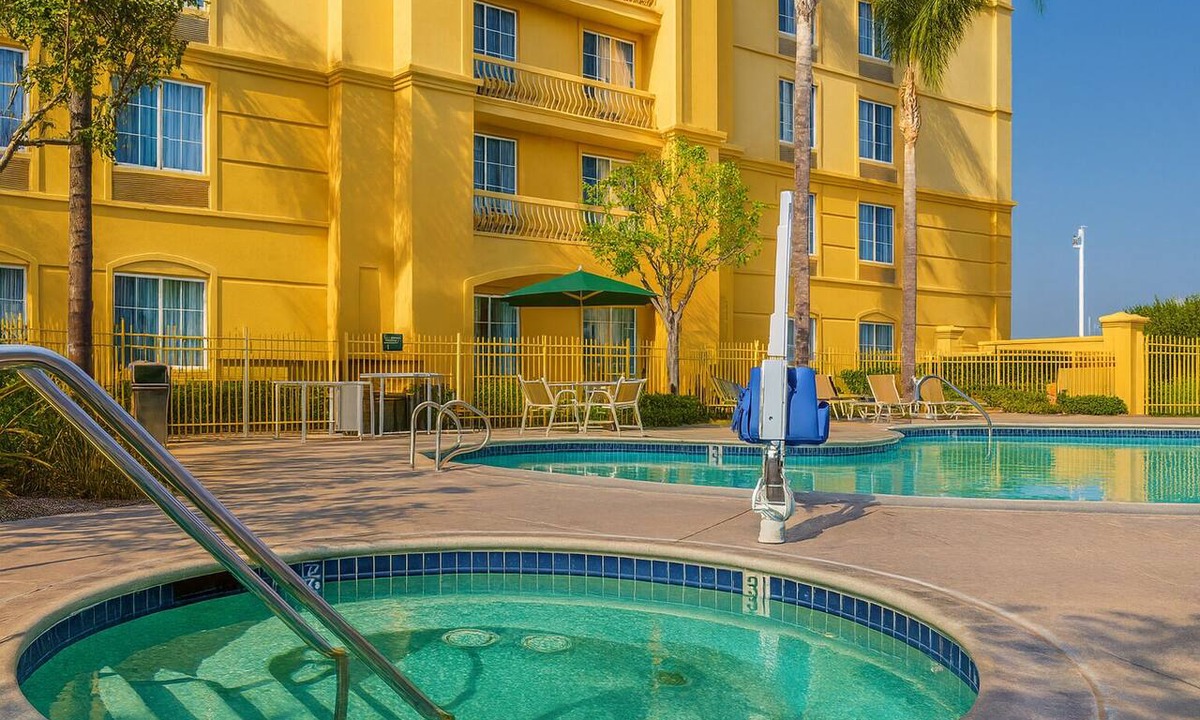 Guasti Hotel | 4 x 2 Double Beds at La Quinta Inn & Suites by Wyndham Ontario Airport