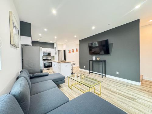 View Park-Windsor Hills House | 4BR Townhouse in Mid City -CR3