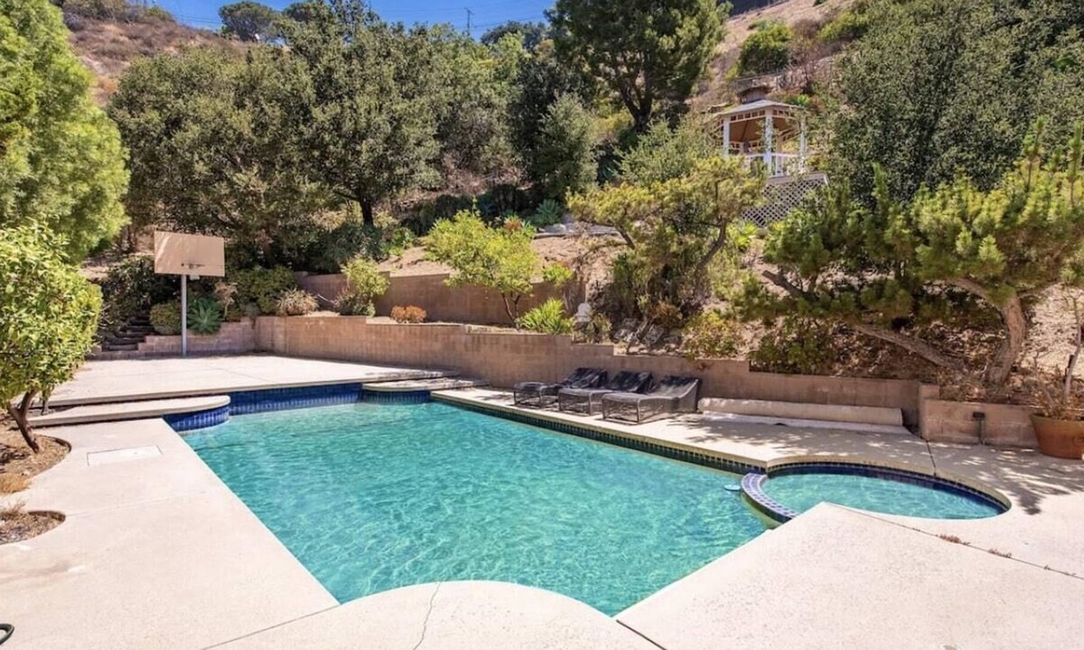 Studio City Villa | 5 Bedroom Dona Villa with Pool in Studio City Hills