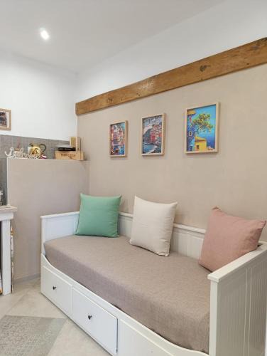 Arcola House | 7 Botti
