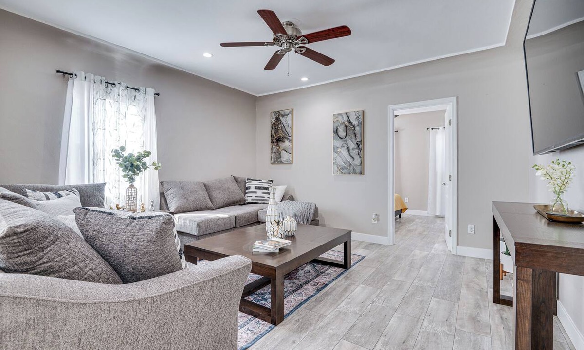 East Los Angeles Apartment | 7 Mi to Downtown: East Los Angeles Apartment