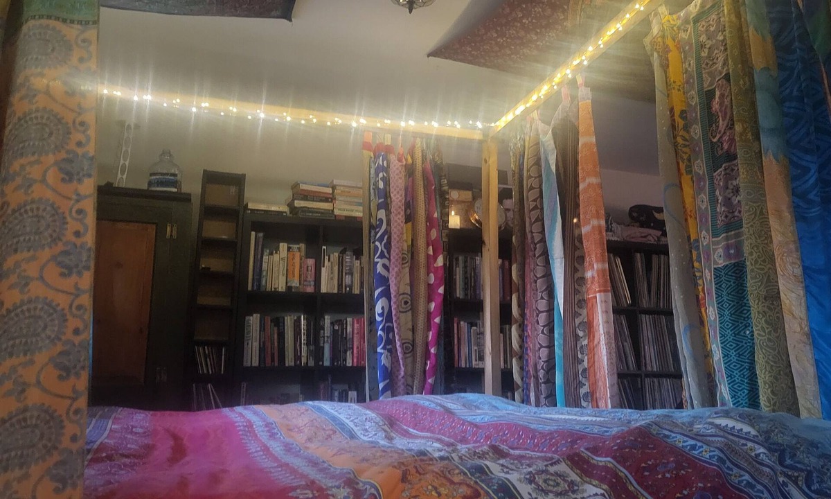 Eagle Rock Apartment | A quiet, super comfortable boho retreat in artist-friendly Eagle Rock.