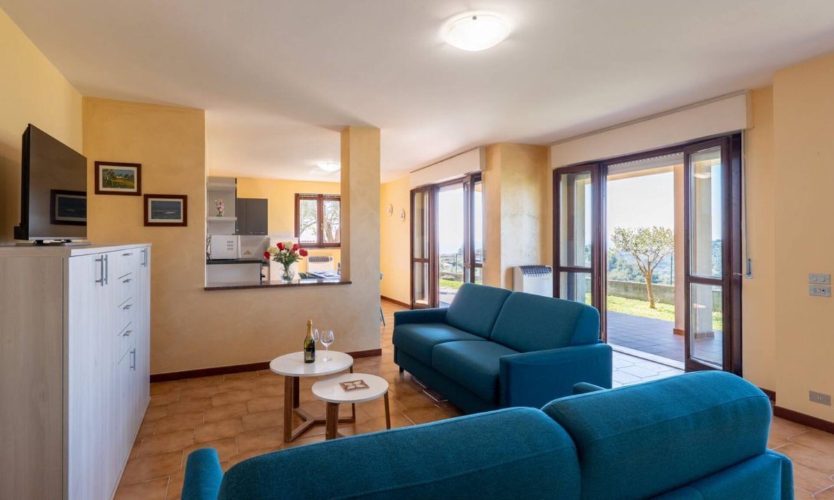 San Lorenzo al Mare Apartment | A welcoming and spacious 100 square meters apartment, perfect for six people, located on the ground floor of a complex of terraced houses.The property is located in San Lorenzo al Mare, in an extremely quiet area surrounded by nature: the typical Liguria