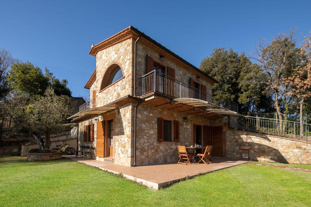 Montecatini Val di Cecina Villa | Aia Masotta by VacaVilla