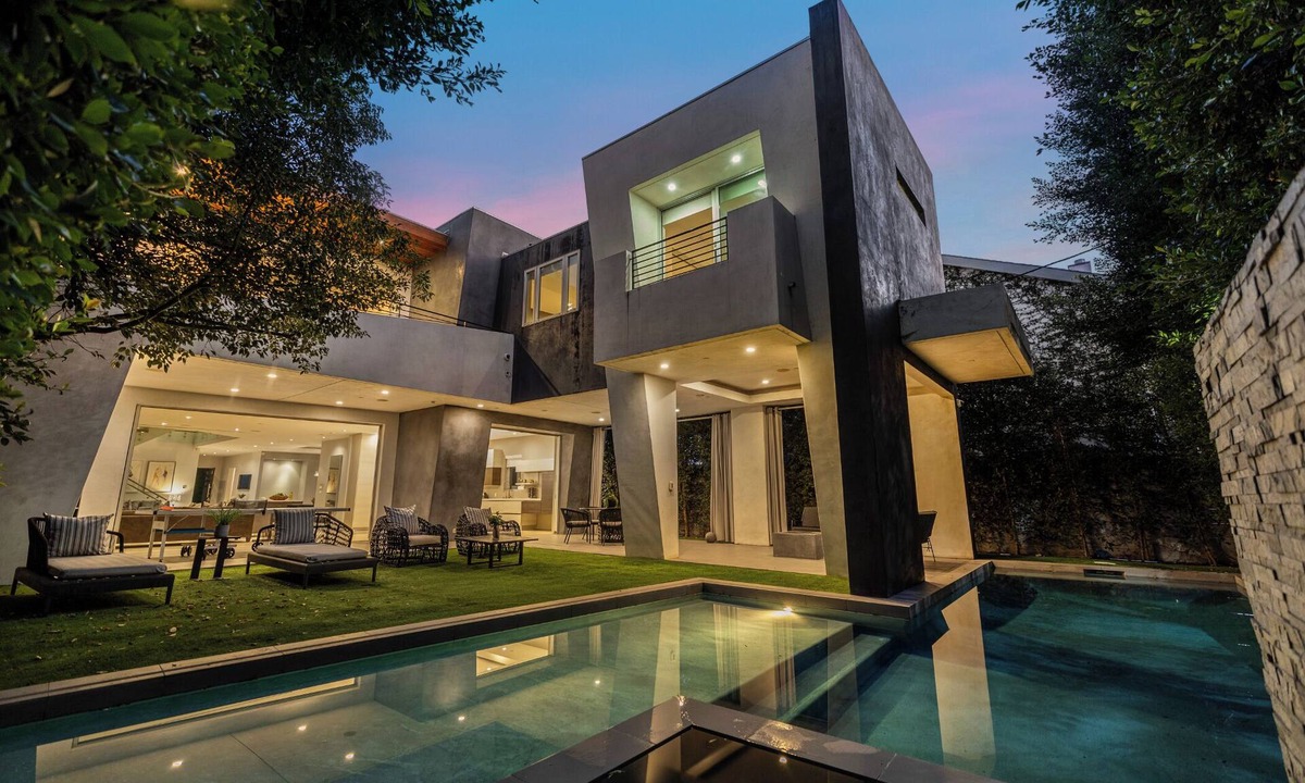 Beverly Grove House | Alfred Villa - Modern WeHo Villa with Amazing Pool, Waterfall & Gym