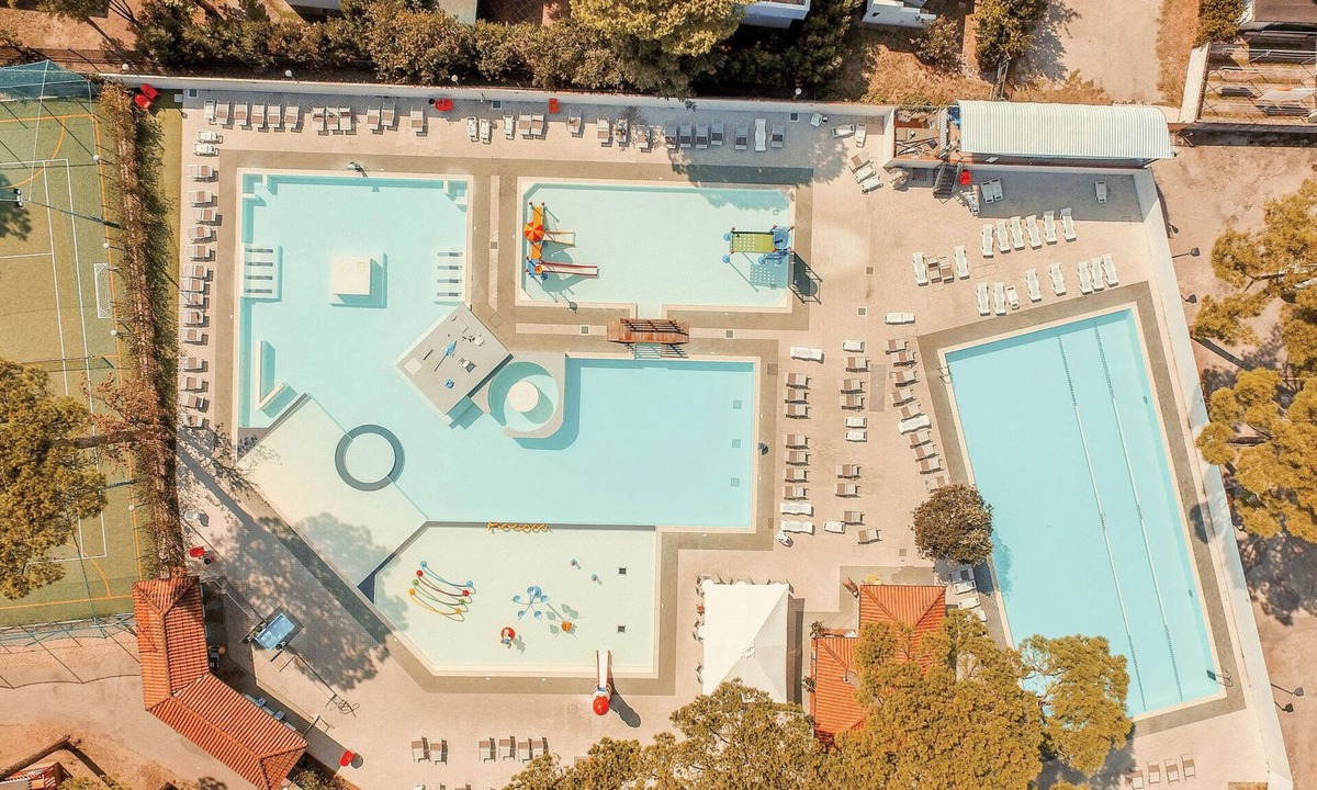 Lido degli Estensi House | Amazing home in Lido di Spina FE with swimming pool