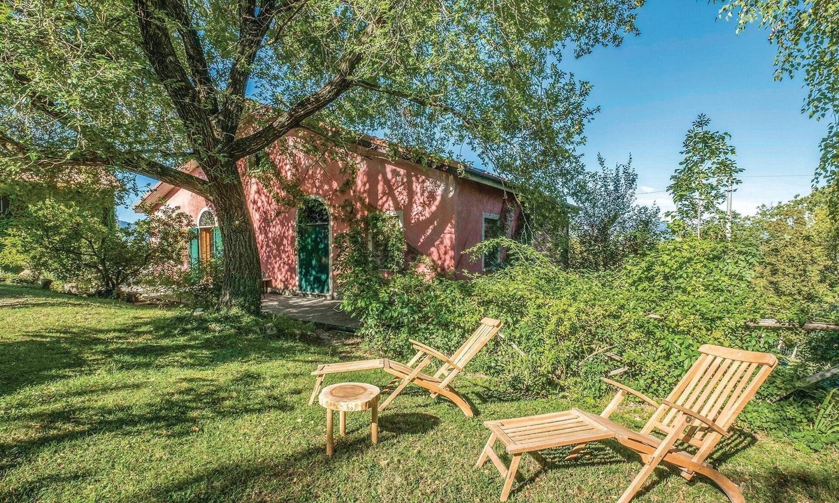 Varese Ligure House | Amazing home in Varese Ligure -SP- with WiFi