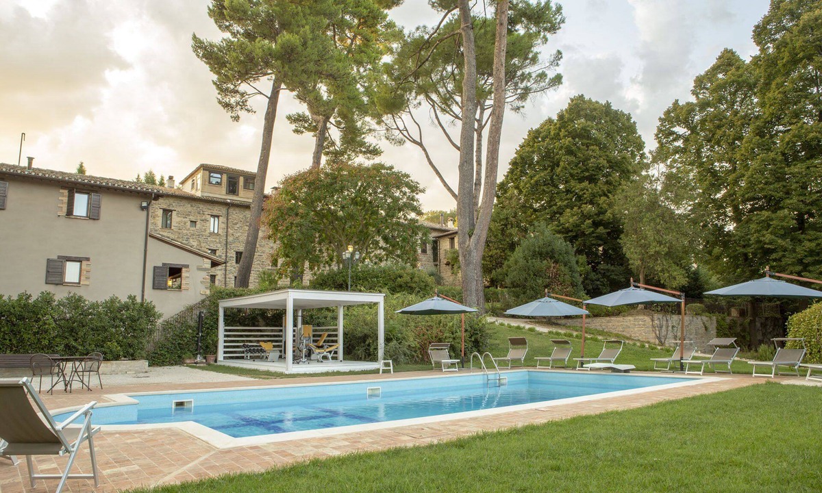 San Severino Marche Villa | Ancient noble country villa with a pool belonging to the Coletti family
