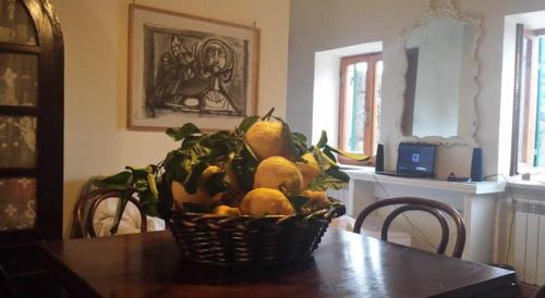 Barbarano Romano Apartment | antica dimora