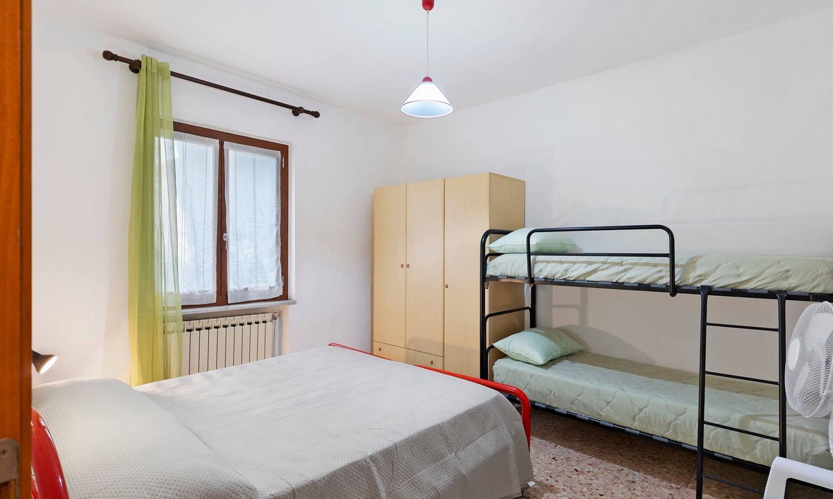 Diano Castello Apartment | Apartment '605' with Shared Garden