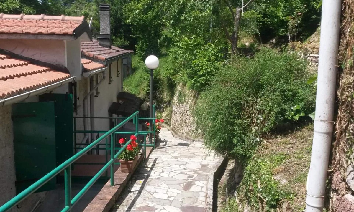 Ne Apartment | Apartment 'Altrove' with Mountain View, Private Garden and Wi-Fi