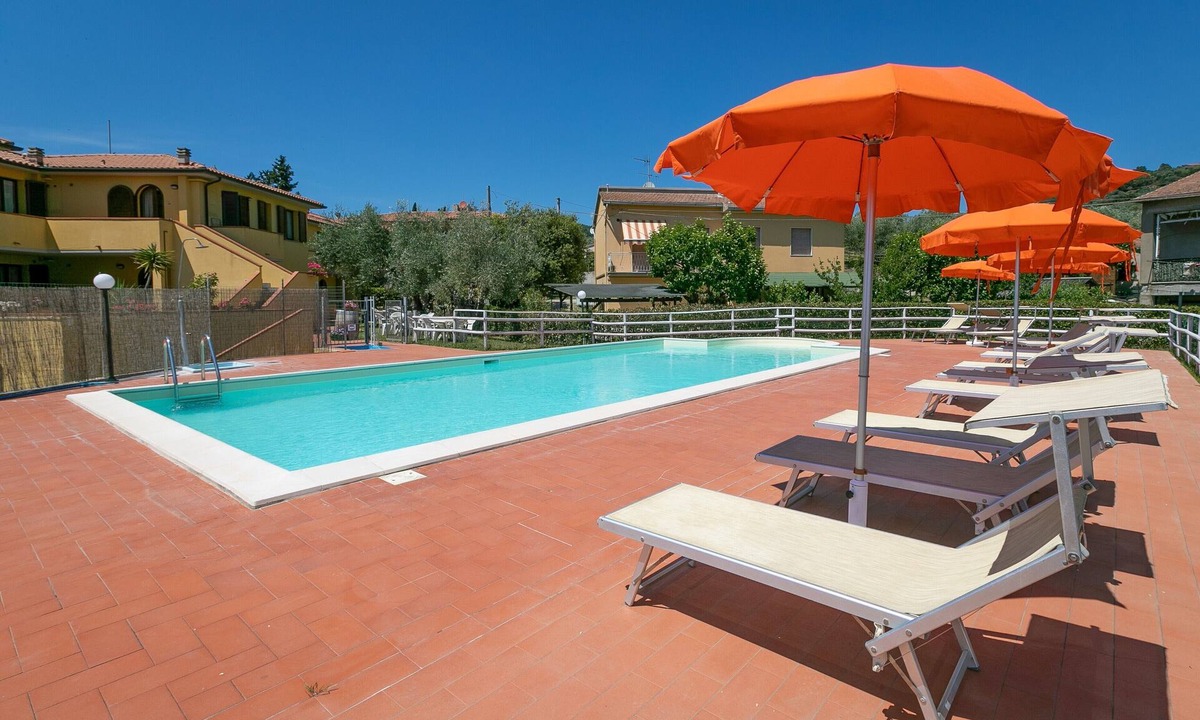 Suvereto Apartment | Apartment Bilocale Canino with Terrace, Shared Pool & Wi-Fi