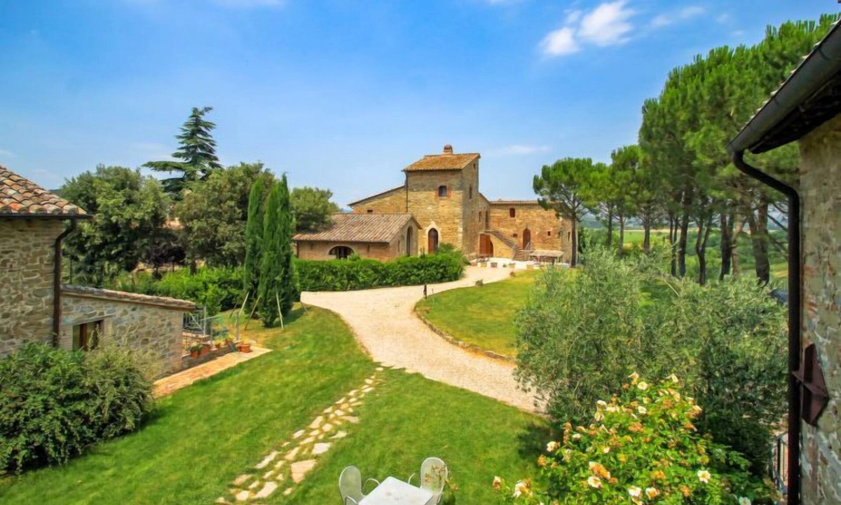 Castiglione della Valle Apartment | Apartment Borgo Monticelli in Perugia - 5 persons, 2 bedrooms