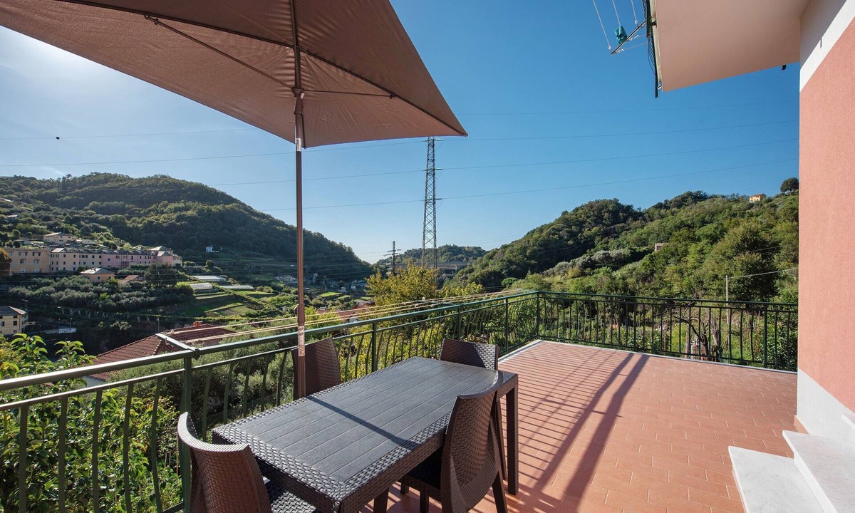Voltri Apartment | Apartment 'Cà Teodoi' with Sea View, Wi-Fi and Air Conditioning