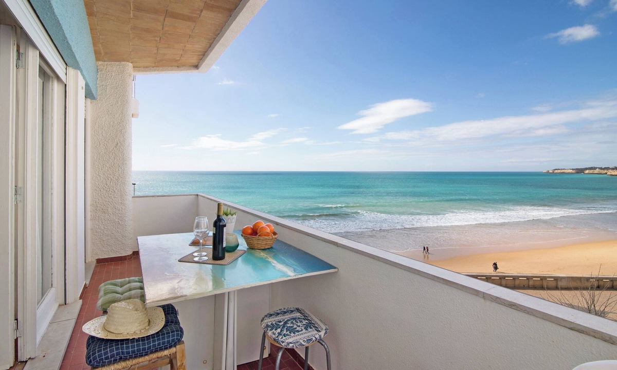 Armacao de Pera Apartment | Apartment 'Caravela' with Sea View, Balcony & Wi-Fi