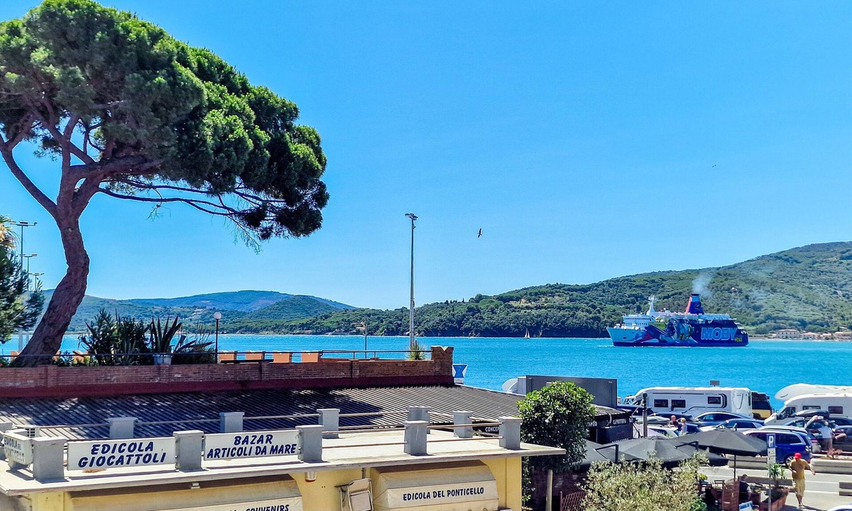 Portoferraio Old Town Apartment | Apartment 'Casa Caterina' with Wi-Fi and Air Conditioning