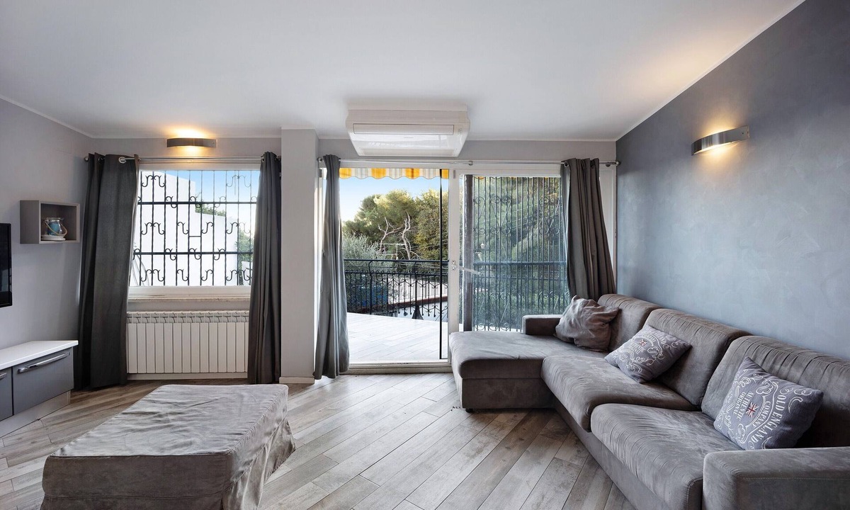 Diano Marina Apartment | Apartment Casa gioia with Sea View, Garden and Wi-Fi