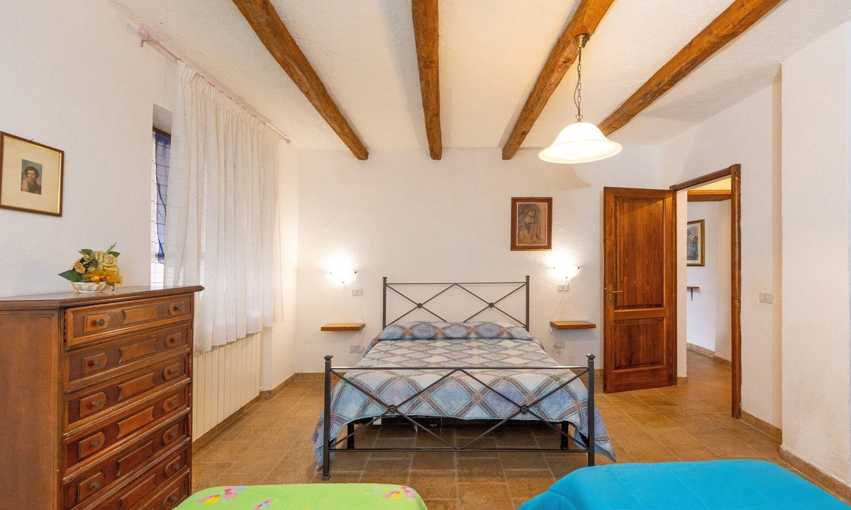 Massa Marittima Apartment | Apartment 'Cinzia' with Shared Pool and Shared Garden