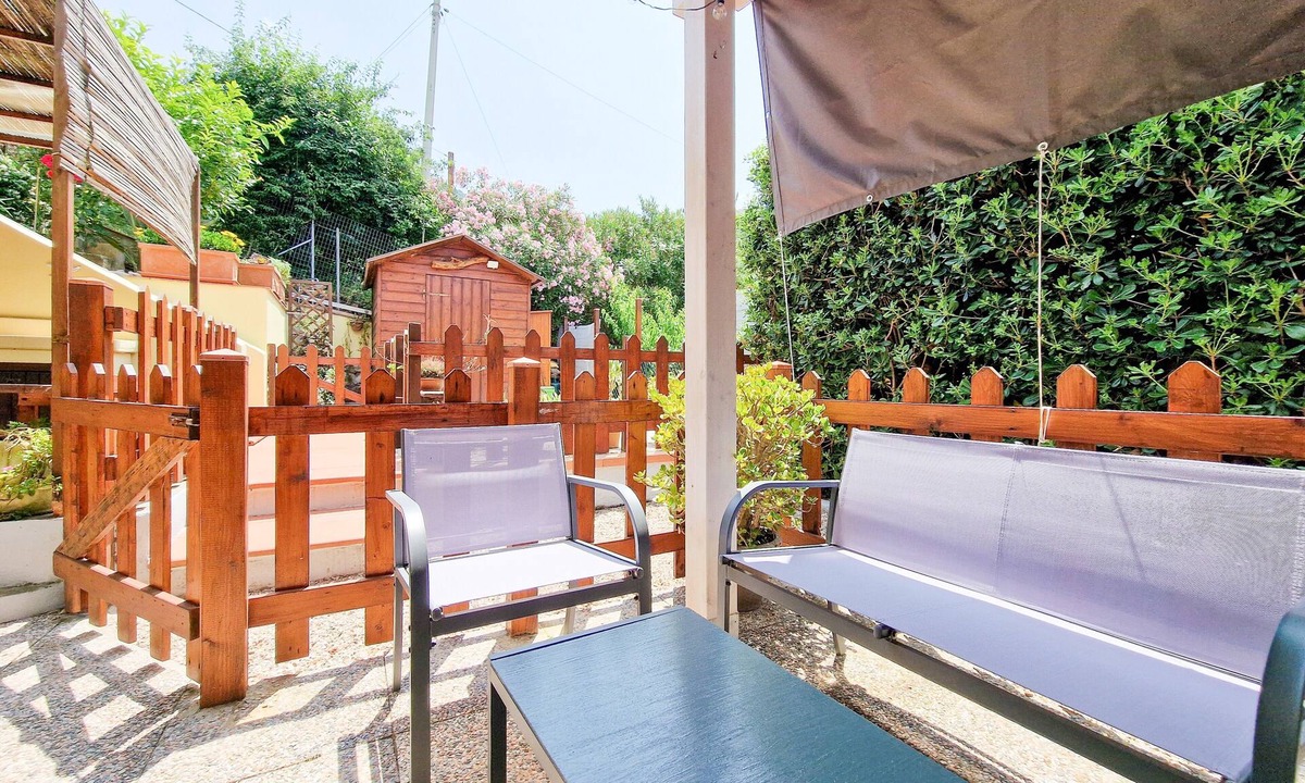 Rio nell'Elba Apartment | Apartment 'Cristina' with Private Terrace, Wi-Fi and Air Conditioning