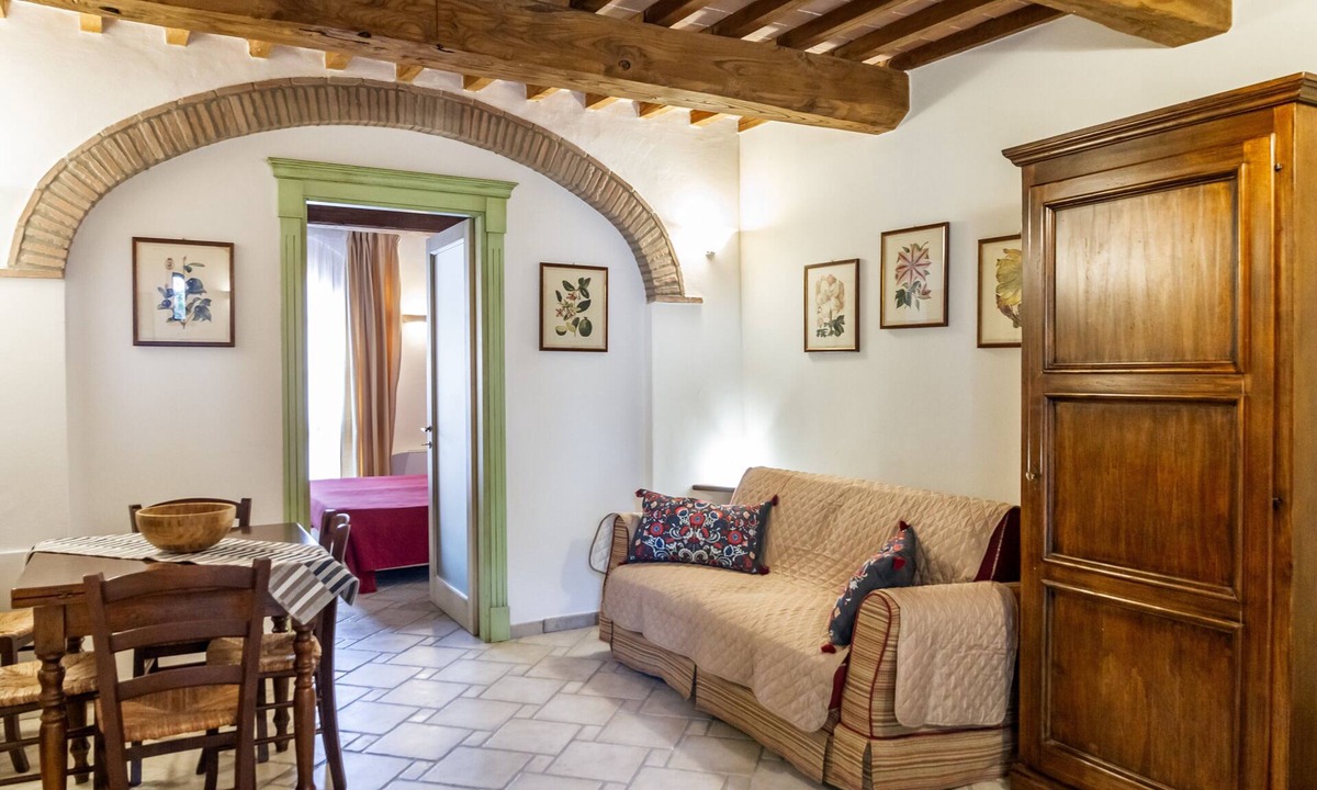 Campiglia Marittima Apartment | Apartment 'Ilaria' with Shared Pool, Wi-Fi and Air Conditioning