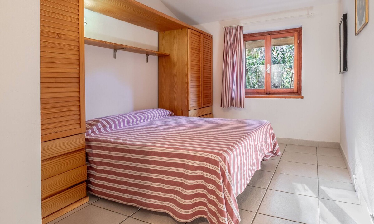 Ansedonia Apartment | Apartment 'La Capannuccia B' with Shared Garden, Wi-Fi and Air Conditioning