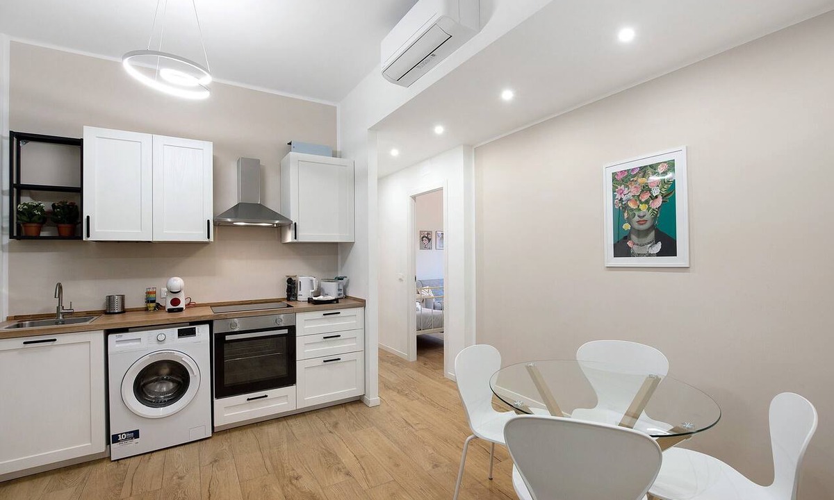 Foce Apartment | Apartment 'La Casetta Di Leo' with Balcony, Wi-Fi and Air Conditioning