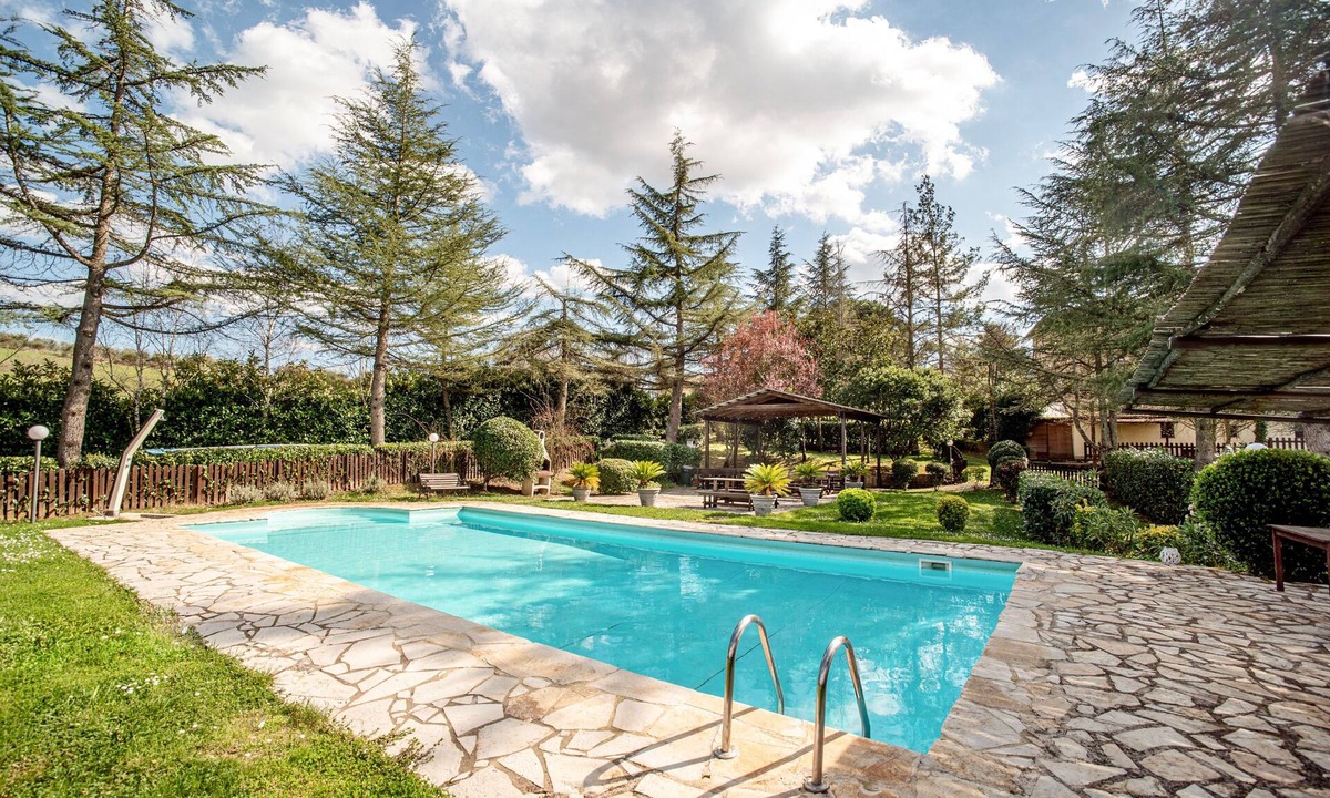 Umbertide House | Apartment 'Lavanda ad Antico Casale '700' with Shared Pool & Wi-Fi