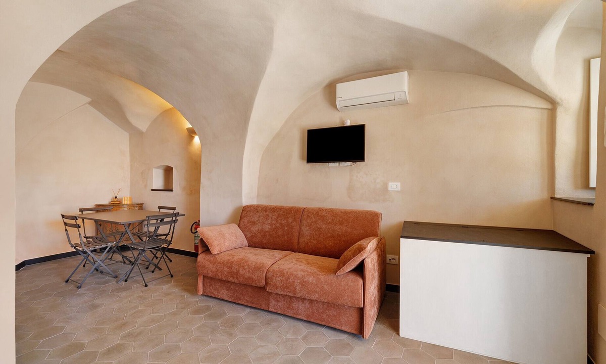 Tovo San Giacomo Apartment | Apartment 'Lavanda' with Sea View, Wi-Fi and Air Conditioning