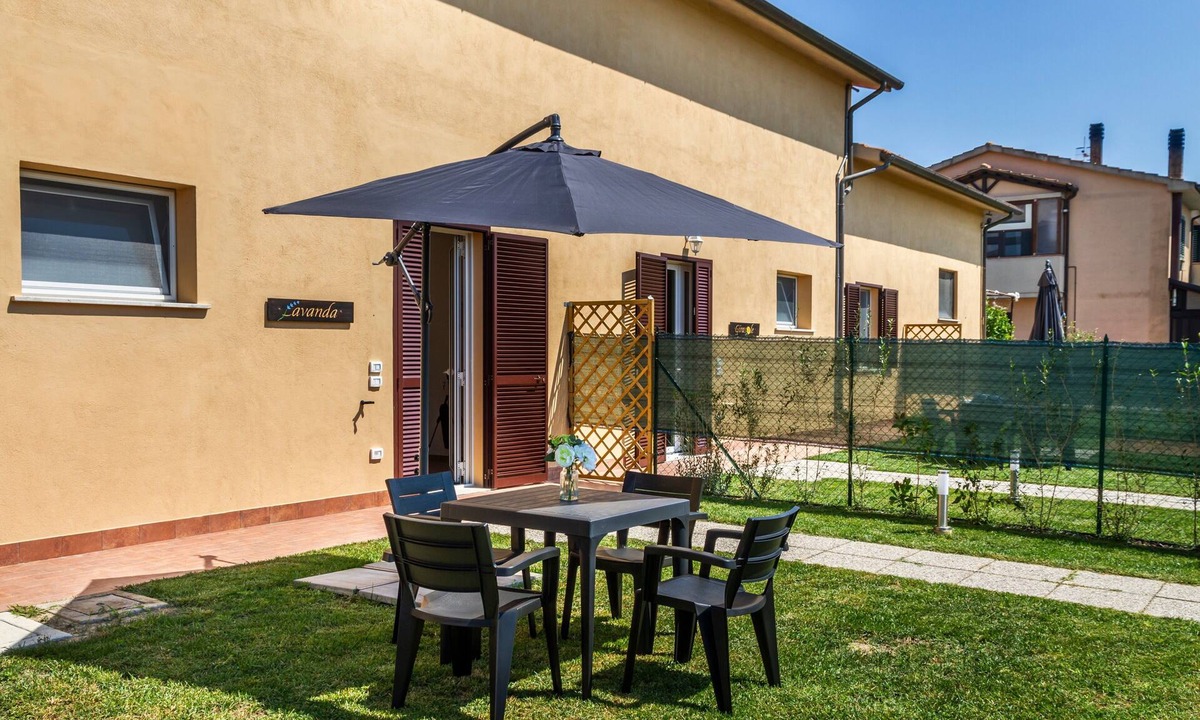 Grosseto Apartment | Apartment 'Lavanda' with Private Terrace, Wi-Fi and Air Conditioning