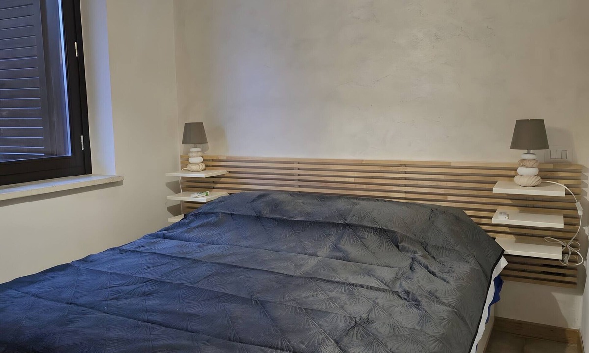 Lucoli Apartment | Apartment 'Le Case Di Reno' with Mountain View, Wi-Fi and Air Conditioning