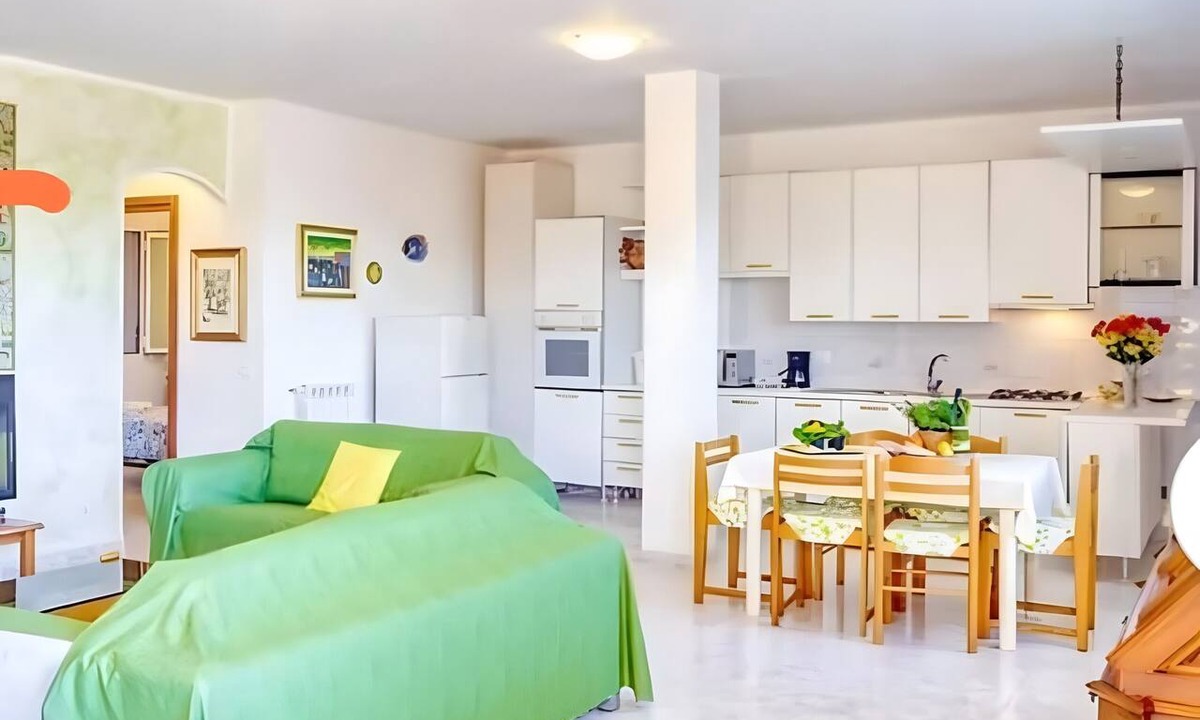 Poggi Apartment | Apartment 'Oliv' with Sea View, Shared Pool and Wi-Fi