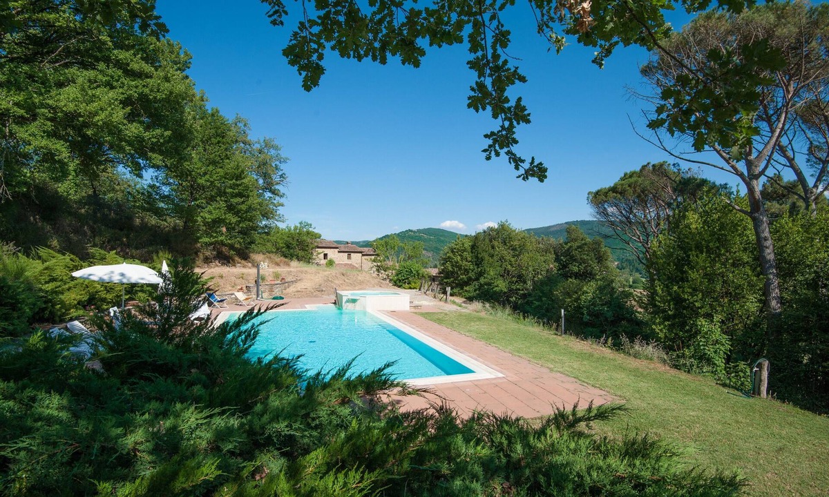 Mercatale di Cortona Apartment | Apartment "Pilari Castagnolo" with Mountain View, Shared Pool & Wi-Fi