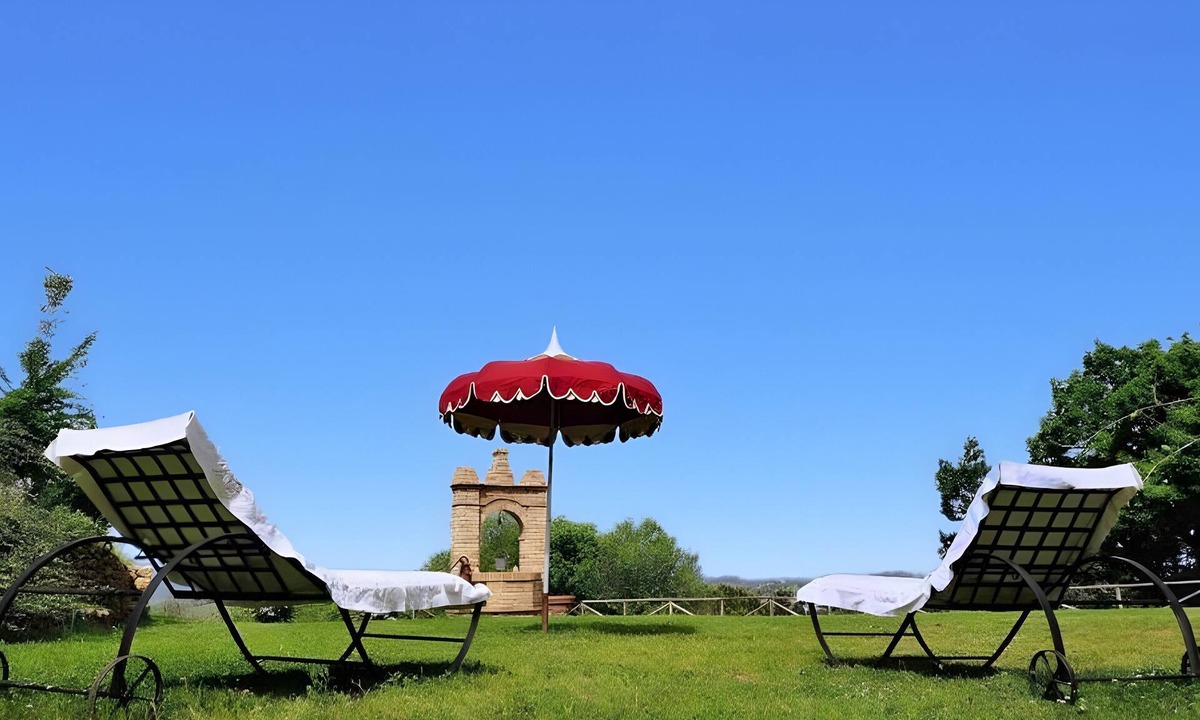 Pomarance Apartment | Apartment 'Podere Del Botruccio - Papavero' with Shared Pool, Private Garden & Wi-Fi