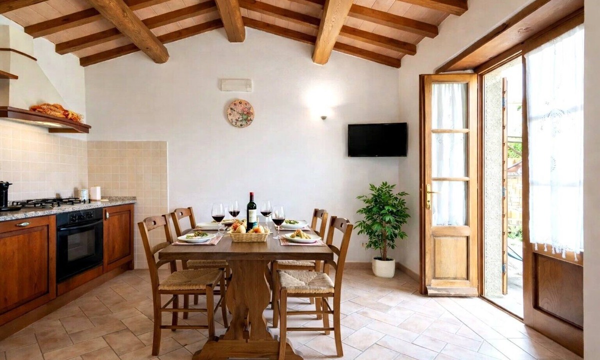 Lisciano Niccone Apartment | Apartment "Pugnano Alto - Tartufo" with Shared Pool and Wi-Fi
