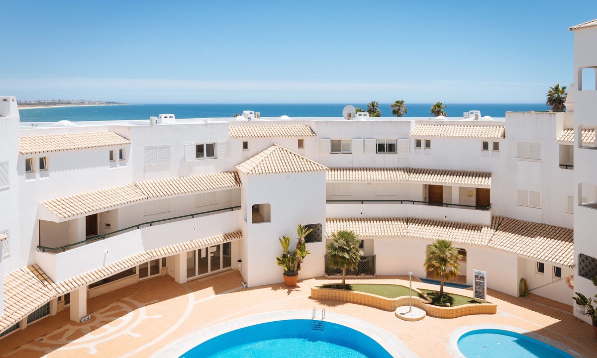 Alporchinhos Apartment | Apartment Sara directly on the sea with sea view